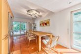 Hochwertiges Zuhause mit Einliegerwohnung & Traumgarten nahe Innenstadt - Esszimmer