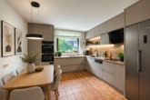 Großzügiges Zuhause mit Wintergarten, weitläufigem Außenbereich & Einliegerwohnung - Küche - digitales staging