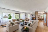 Großzügiges Zuhause mit Wintergarten, weitläufigem Außenbereich & Einliegerwohnung - Wohnzimmer - digitales staging