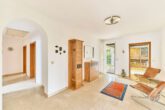 Winkelbungalow in idyllischer Lage mit viel Licht & Raum für individuelle Gestaltung - Flur
