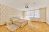 Exklusiv saniertes Traumzuhause in begehrter Lage - ideal für Familien und Generationen - Schlafzimmer