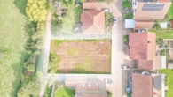 Baugrundstück zur Verwirklichung Ihrer Träume - ideal für einen Bungalow in schöner Feldrandlage - Luftaufnahme