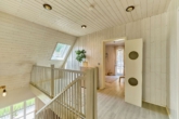 Einfamilienhaus in idyllischer Waldrandlage mit schönem Wohnambiente & traumhaftem Garten - Flur