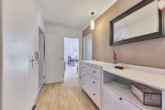Moderne & helle 4-Zimmer-Wohnung mit kompakter Raumaufteilung & Balkon - Flur