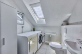 Moderne & helle 4-Zimmer-Wohnung mit kompakter Raumaufteilung & Balkon - Badezimmer