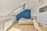 Moderne & helle 4-Zimmer-Wohnung mit kompakter Raumaufteilung & Balkon - Schlafzimmer