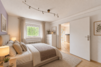 Absolute Ruhe am Waldrand – großzügiges Familienhaus mit erholsamen Außenbereich - Zimmer (digitales Staging)