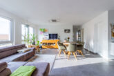 Moderne, barrierefreie 4-Zimmer-Wohnung mit Loggia im beliebten Lachen-Speyerdorf - Wohnbereich