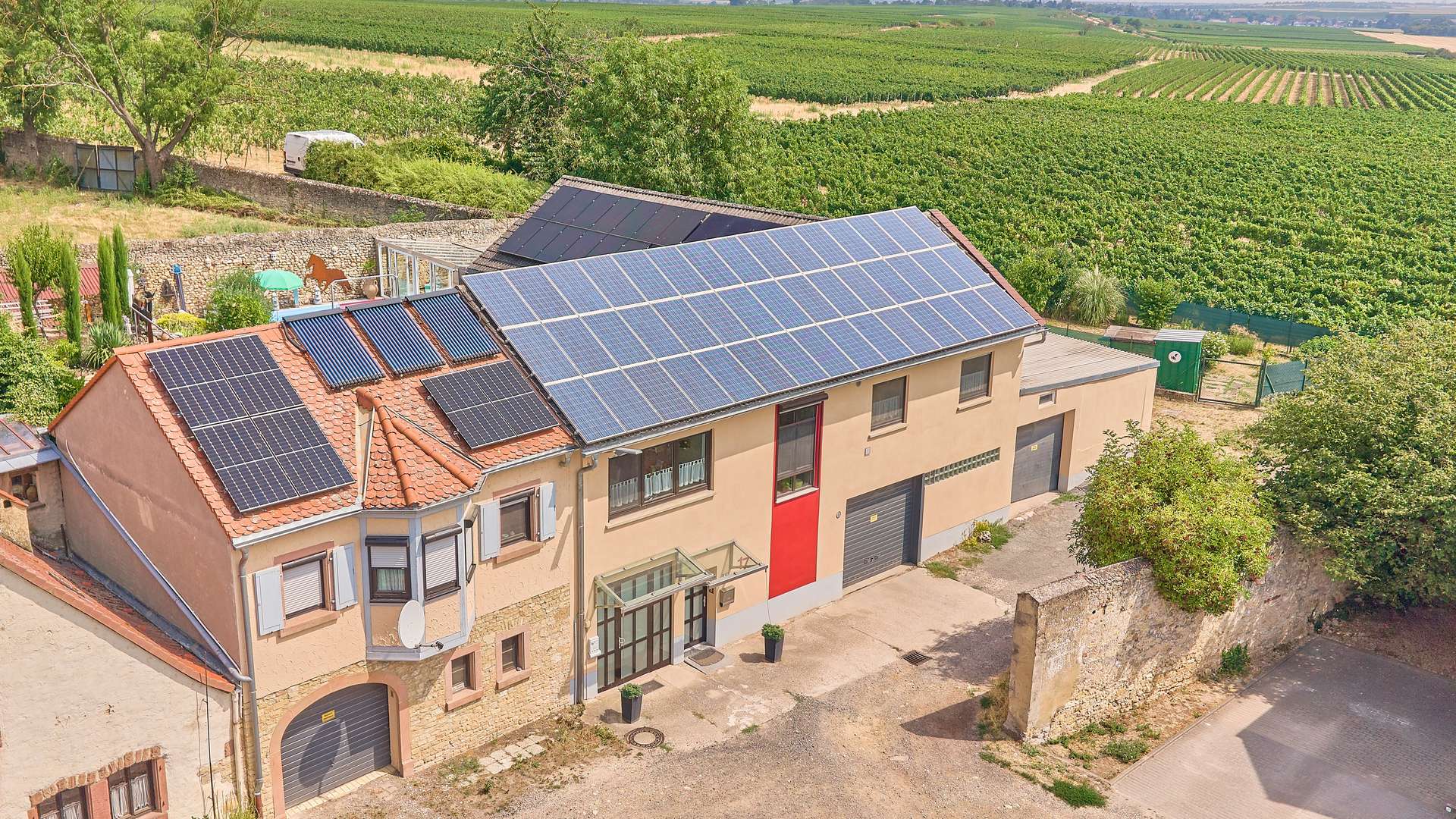 Modernisiertes Zweifamilienhaus mit separatem Lager in toller Weinberglage, 67278 Bockenheim an der Weinstraße, Zweifamilienhaus