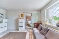 Modernisiertes Zweifamilienhaus mit separatem Lager in toller Weinberglage - Wohnzimmer