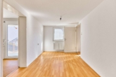 Einfamilienhaus mit weitläufigem Garten und privatem Innenhof - Flur
