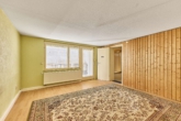 Einfamilienhaus mit weitläufigem Garten und privatem Innenhof - Wohnzimmer