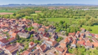Renditeimmobilie mit echtem Substanzwert – 5 WE, Energiepaket komplett, Südpfalz - Drohnenaufnahme
