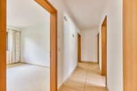 Wohnen mit Weitblick – großzügiges Zuhause mit außergewöhnlicher Aussicht über die Felder - Flur EG