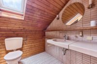 Wohnen mit Weitblick – großzügiges Zuhause mit außergewöhnlicher Aussicht über die Felder - Badezimmer DG