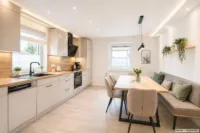 Wohnen mit Perspektive: Einfamilienhaus mit weiterem Baupotenzial - Küche_digitales staging