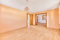 Wohnen mit Perspektive: Einfamilienhaus mit weiterem Baupotenzial - Schlafzimmer