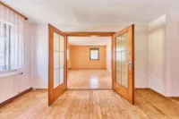 Wohnen mit Perspektive: Einfamilienhaus mit weiterem Baupotenzial - Schlafzimmer