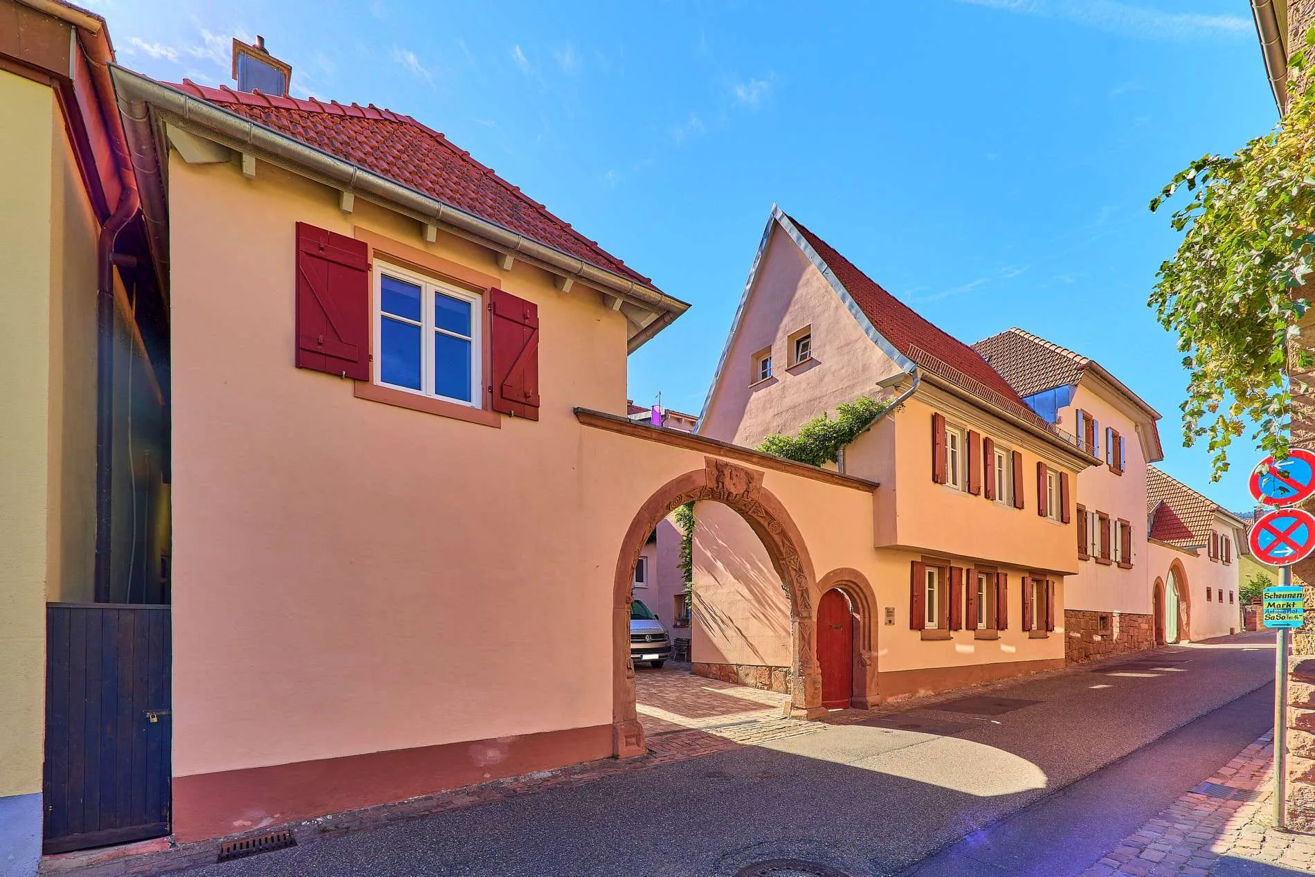 Renovierte Ferienwohnung in besonderer Weinberglage & begehrter Pfälzer Urlaubsregion, 76835 Rhodt unter Rietburg, Etagenwohnung