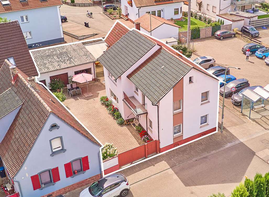 Ein Zuhause für die ganze Familie – mit viel Platz, Nebengebäuden & Gemüsegarten oder Gartenidylle, 67354 Römerberg, Einfamilienhaus