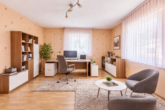Ein Zuhause für die ganze Familie – mit viel Platz, Nebengebäuden & Gemüsegarten oder Gartenidylle - Büro - digitales staging