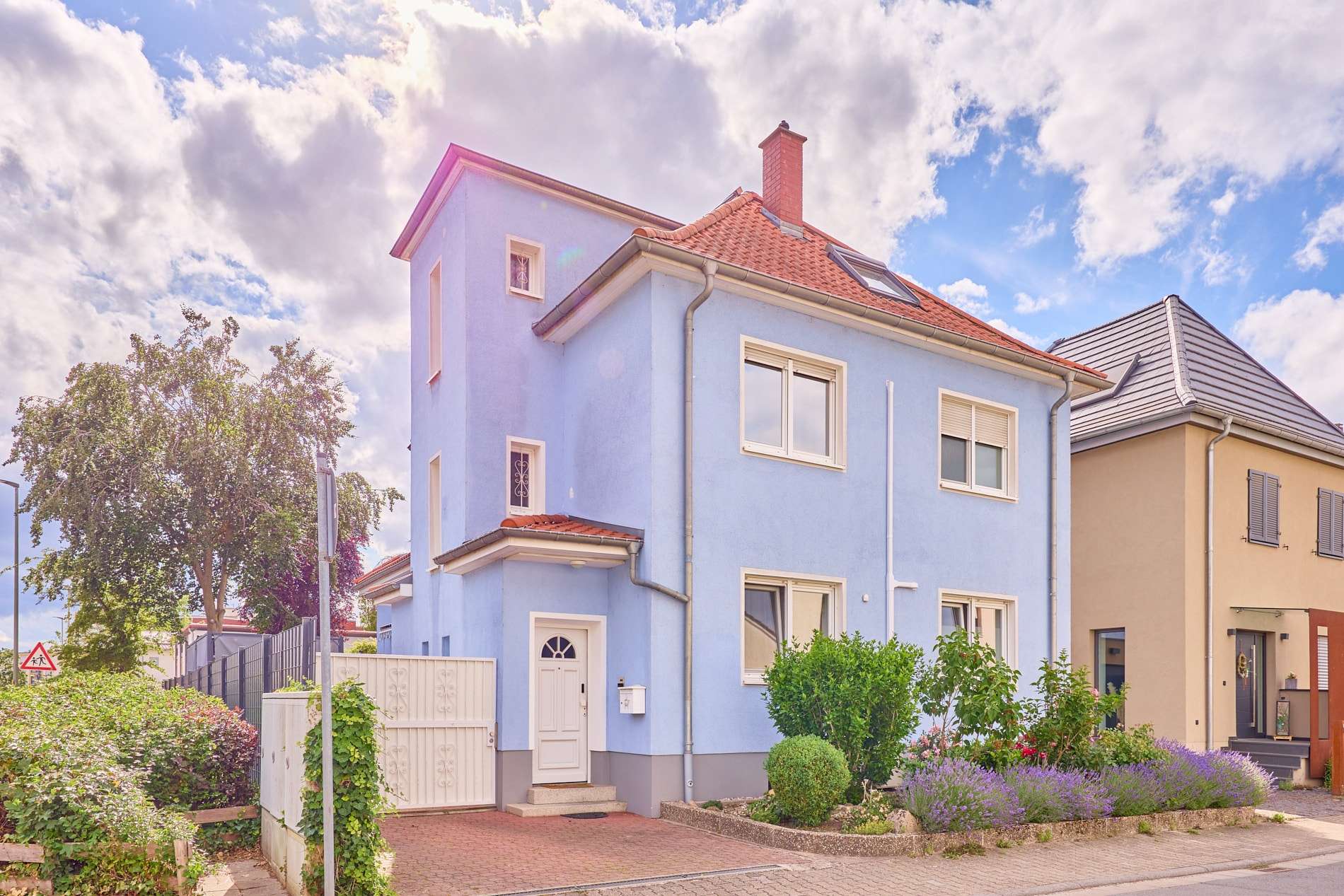 Modernisiertes Smart Home mit Designbad, SwimSpa & traumhaftem Familiengarten, 67112 Mutterstadt, Einfamilienhaus