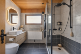 Einzigartiges Anwesen mit viel Platz für Wohnen und Arbeiten mit traumhafter Gartenanlage und Pool - Bad OG - digitales staging