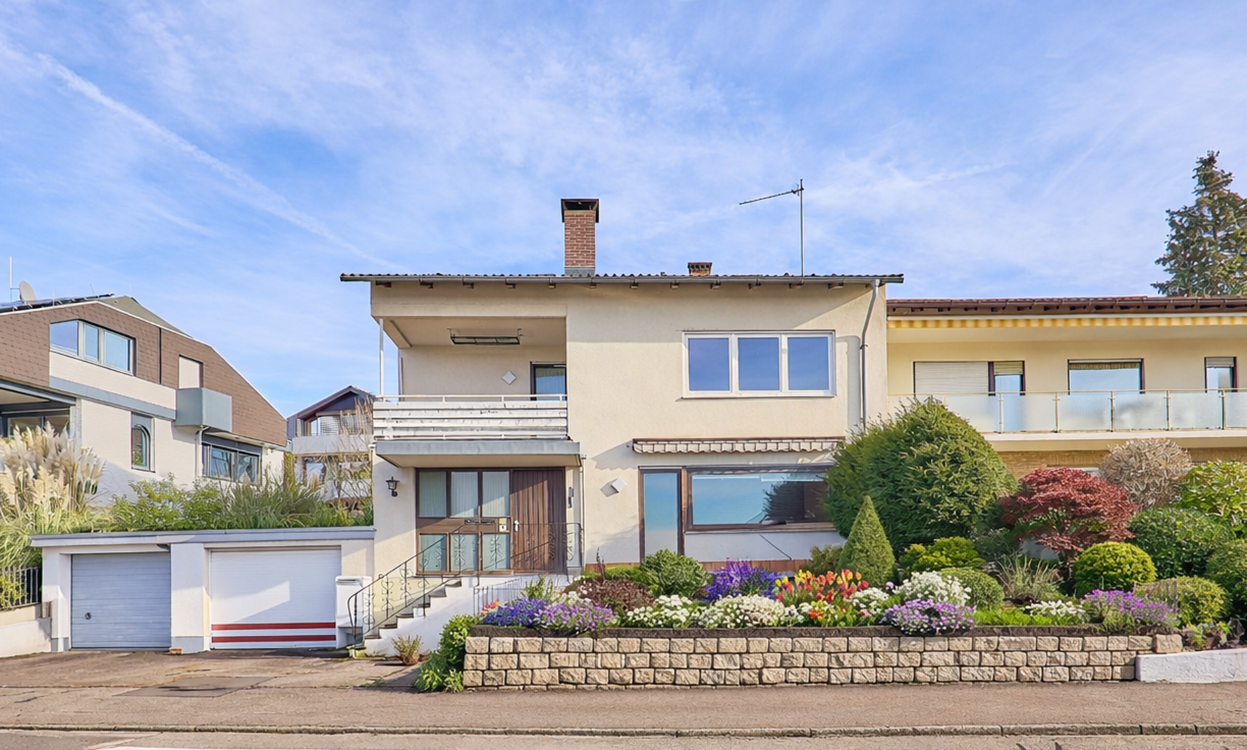 Großzügiges Eigenheim mit Nutzungsspielraum – perfekt für Mehrgenerationenwohnen, 69469 Weinheim, Einfamilienhaus