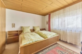 Liebevoll gepflegte Doppelhaushälfte mit zusätzlicher Einliegerwohnung - Schlafzimmer