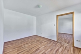 Liebevoll gepflegte Doppelhaushälfte mit zusätzlicher Einliegerwohnung - Schlafzimmer Einliegerwohnung