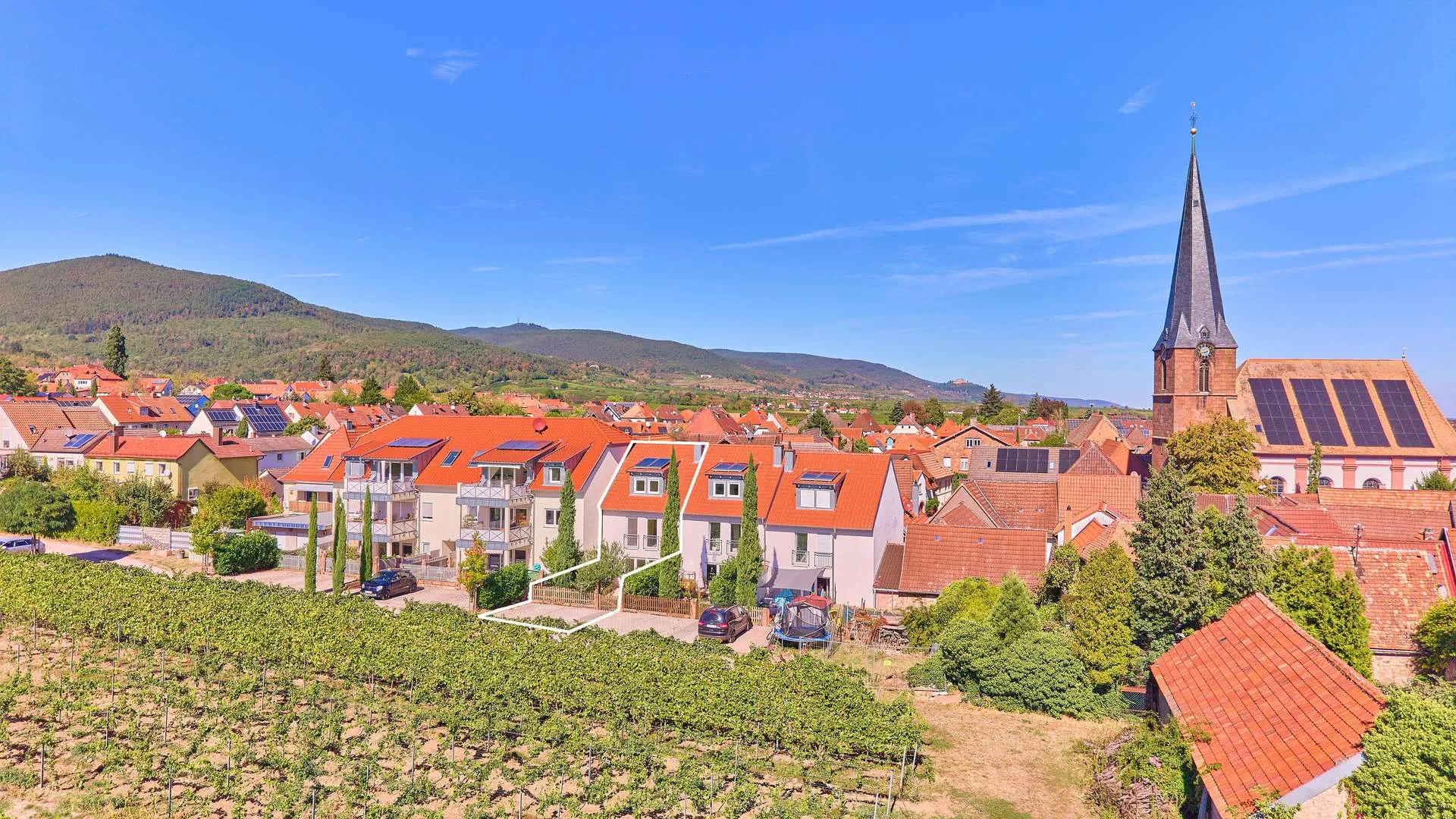 Reihenhaus in außergewöhnlicher Weinberglage mit eigenem Garten & traumhaftem Blick, 76835 Rhodt unter Rietburg, Reihenendhaus