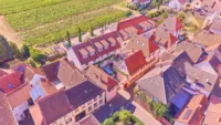 Reihenhaus in außergewöhnlicher Weinberglage mit eigenem Garten & traumhaftem Blick - Drohnenaufnahme