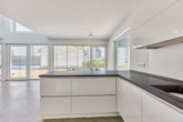 Modernes Architektenhaus in traumhafter Feldrandlage & grosszügiger Dachterrasse - Küche