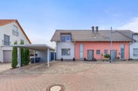 Lichtdurchflutete Doppelhaushälfte mit moderner Eleganz & uneinsehbarem Garten - Außenansicht