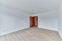Neu sanierte Wohnung mit großzügigem Balkon und zusätzlicher Loggia - Schlafzimmer