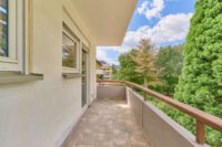 Neu sanierte Wohnung mit großzügigem Balkon und zusätzlicher Loggia - Loggia