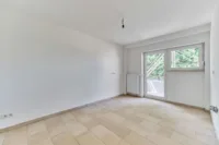 Neu sanierte Wohnung mit großzügigem Balkon und zusätzlicher Loggia - Küche