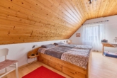 Ihr Rückzugsort im Grünen - stilvolles Einfamilienhaus mit sonnigem Gartenparadies - Schlafzimmer