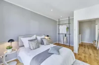 Zuhause neu erleben: Neubau-Doppelhaushälfte mit Garten im Erstbezug - Schlafzimmer