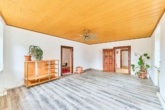 Charakterstarkes Haus mit vielseitigem Ausbaupotenzial - Wohnzimmer