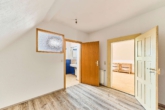 Charakterstarkes Haus mit vielseitigem Ausbaupotenzial - Ankleide_DG