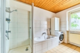 Charakterstarkes Haus mit vielseitigem Ausbaupotenzial - Badezimmer