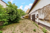 Charakterstarkes Haus mit vielseitigem Ausbaupotenzial - Innenhof