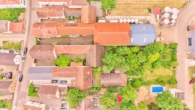 Charakterstarkes Haus mit vielseitigem Ausbaupotenzial - Drohnenaufnahme