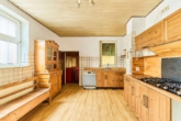 Charakterstarkes Haus mit vielseitigem Ausbaupotenzial - Küche