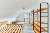 Charakterstarkes Haus mit vielseitigem Ausbaupotenzial - Kinderzimmer_DG