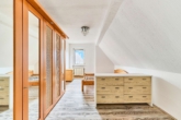 Charakterstarkes Haus mit vielseitigem Ausbaupotenzial - Kinderzimmer_DG