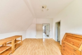 Charakterstarkes Haus mit vielseitigem Ausbaupotenzial - Kinderzimmer_DG