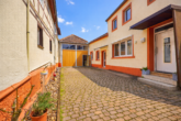 Charmantes Wohnhaus mit Scheune, großem Grundstück und Erweiterungspotenzial - Hof