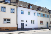 Großzügiges, modernisiertes Reihenmittelhaus im Zentrum von Neustadt - Außenansicht